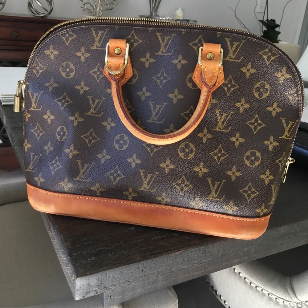 Louis Vuitton Alma PM Monogram authentic